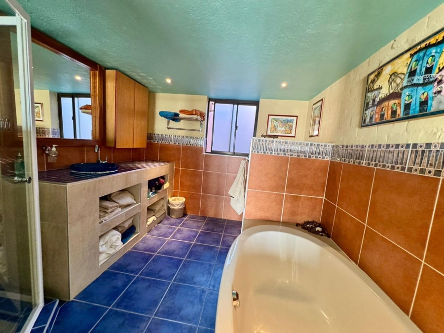 9 Bedroom Property for Sale in Gordons Bay Western Cape